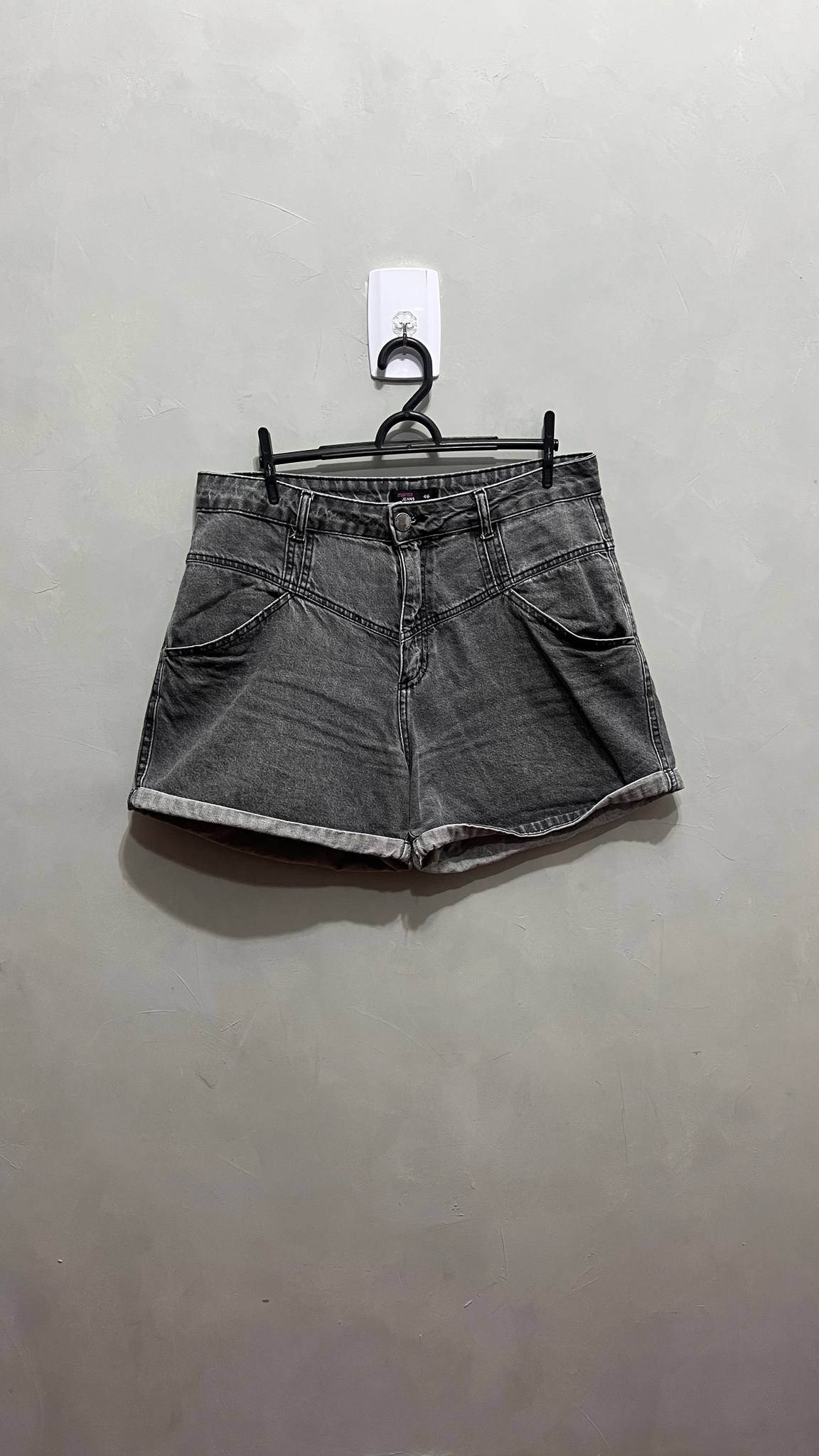 Short jeans